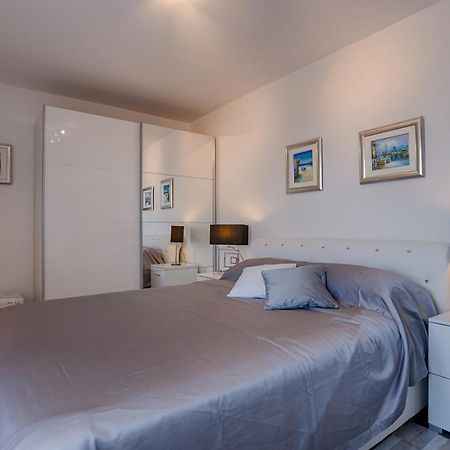 Holiday House Queens With Sea View Селце Экстерьер фото