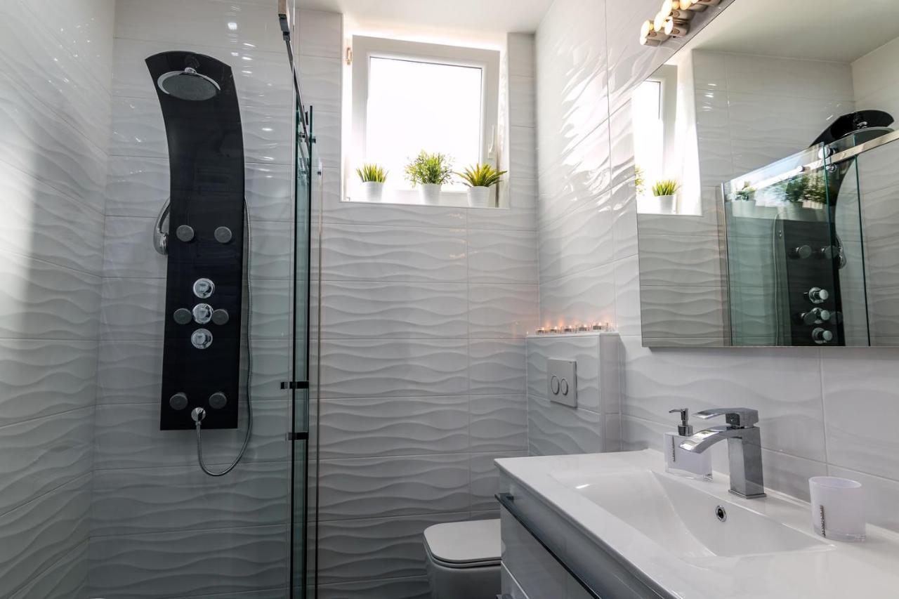 Holiday House Queens With Sea View Селце Экстерьер фото
