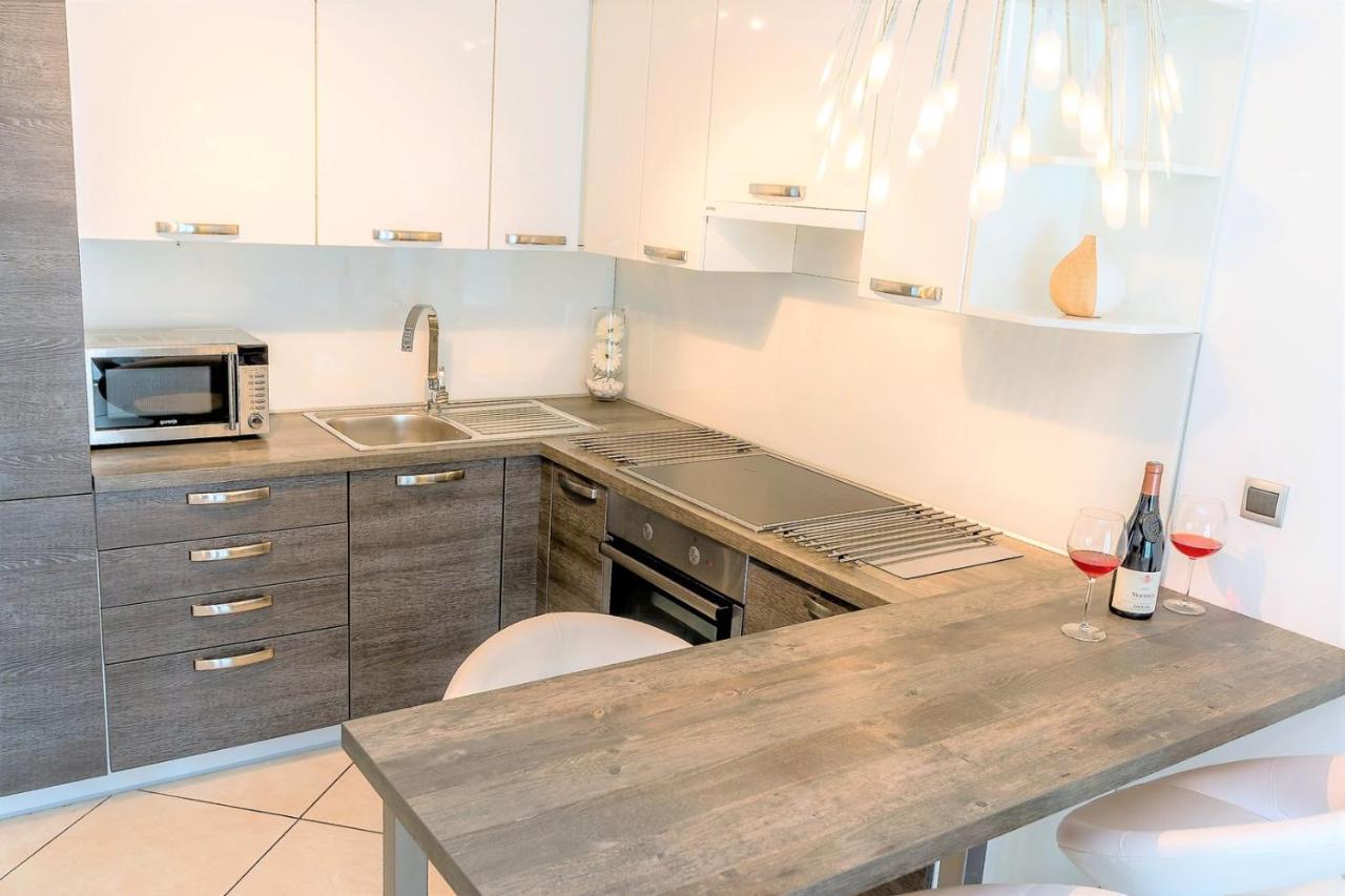 Holiday House Queens With Sea View Селце Экстерьер фото