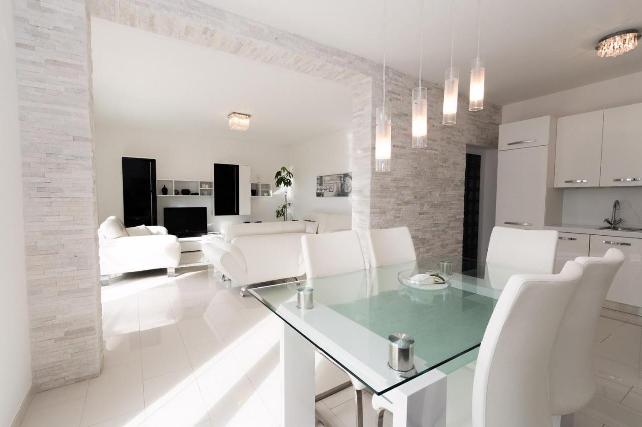 Holiday House Queens With Sea View Селце Экстерьер фото