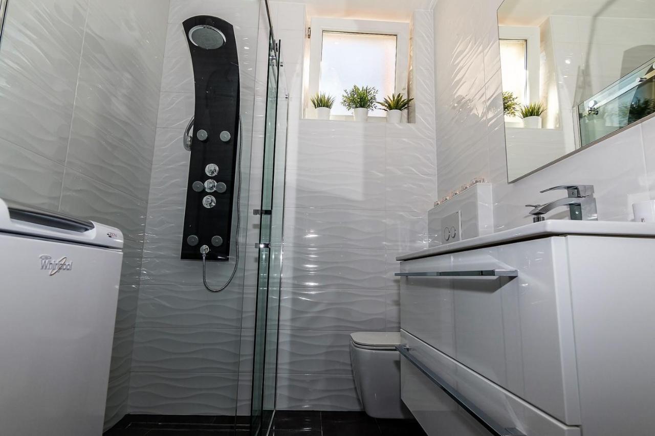Holiday House Queens With Sea View Селце Экстерьер фото