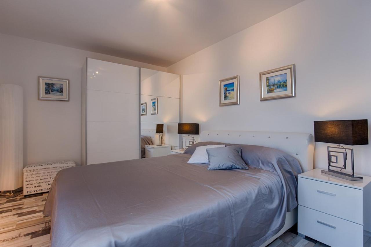 Holiday House Queens With Sea View Селце Экстерьер фото