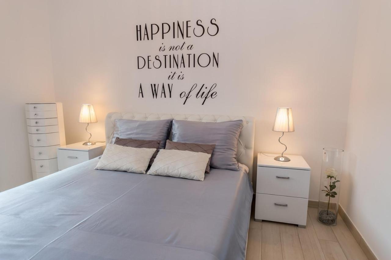 Holiday House Queens With Sea View Селце Экстерьер фото